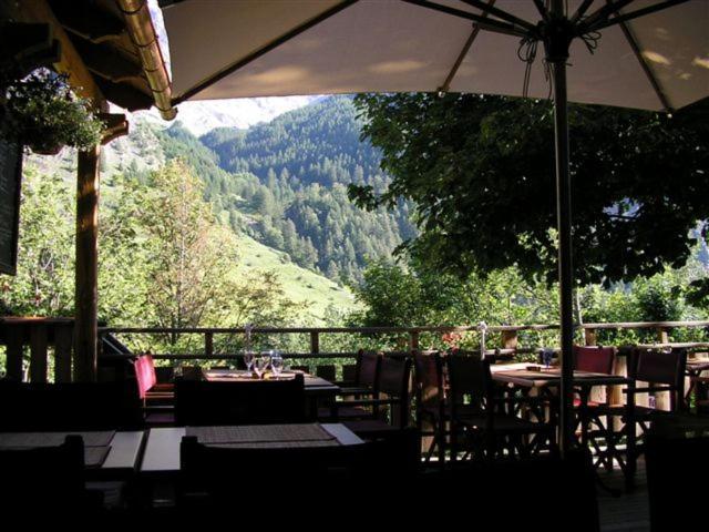 Hotel Des Alpes - Skiers & Bikers Lodge Ла Грав Екстериор снимка