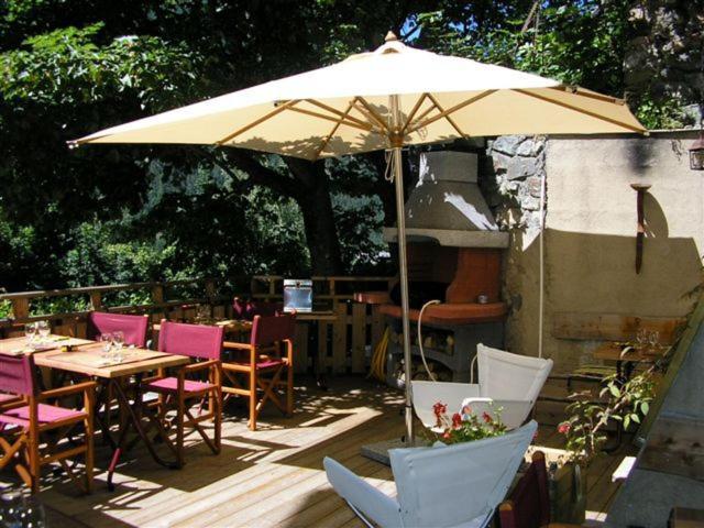 Hotel Des Alpes - Skiers & Bikers Lodge Ла Грав Екстериор снимка