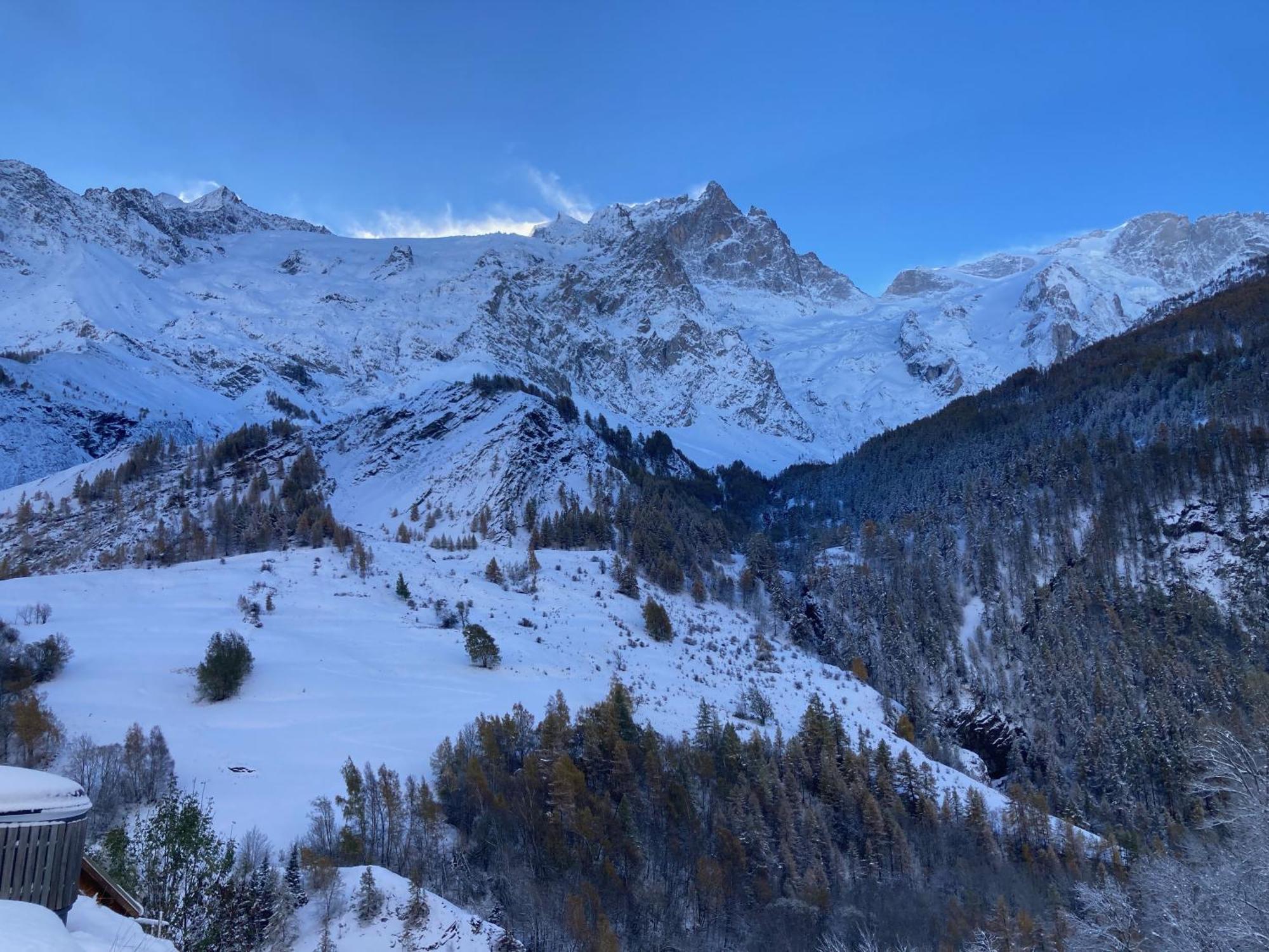 Hotel Des Alpes - Skiers & Bikers Lodge Ла Грав Екстериор снимка