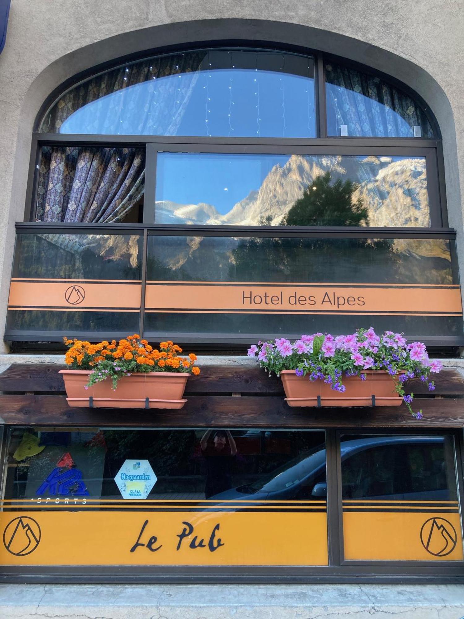 Hotel Des Alpes - Skiers & Bikers Lodge Ла Грав Екстериор снимка
