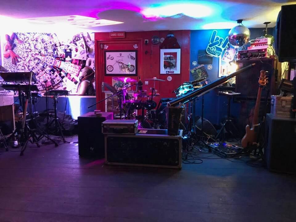 Hotel Des Alpes - Skiers & Bikers Lodge Ла Грав Екстериор снимка